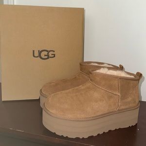Ugg Ultra Mini Platform Boots. Size 8. Never worn.